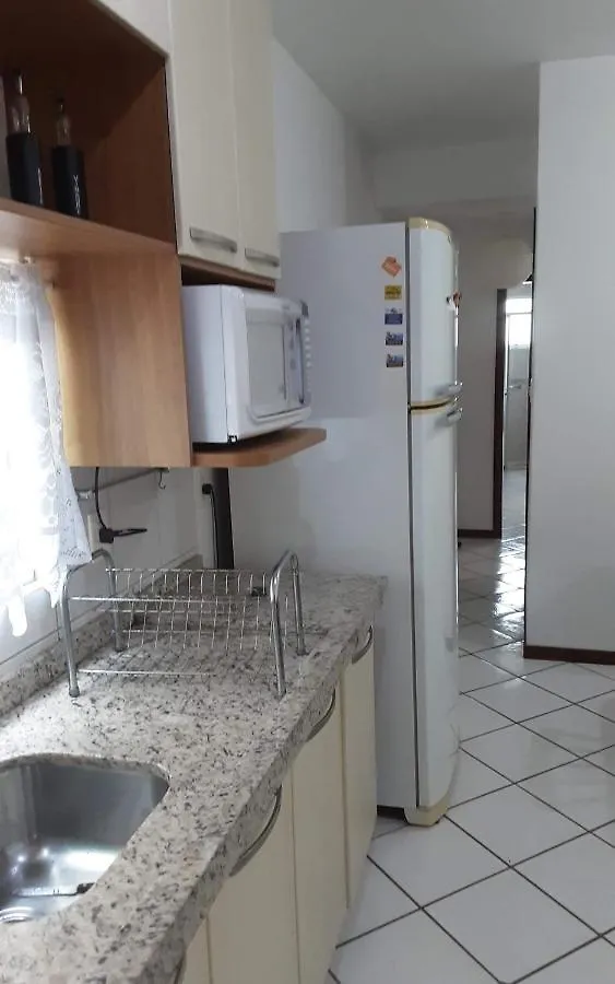 Apartment Residencial Costumes Brasileiras Canario Bombinhas