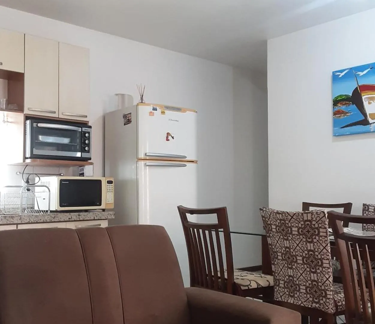 Residencial Costumes Brasileiras Canario Bombinhas Brazil